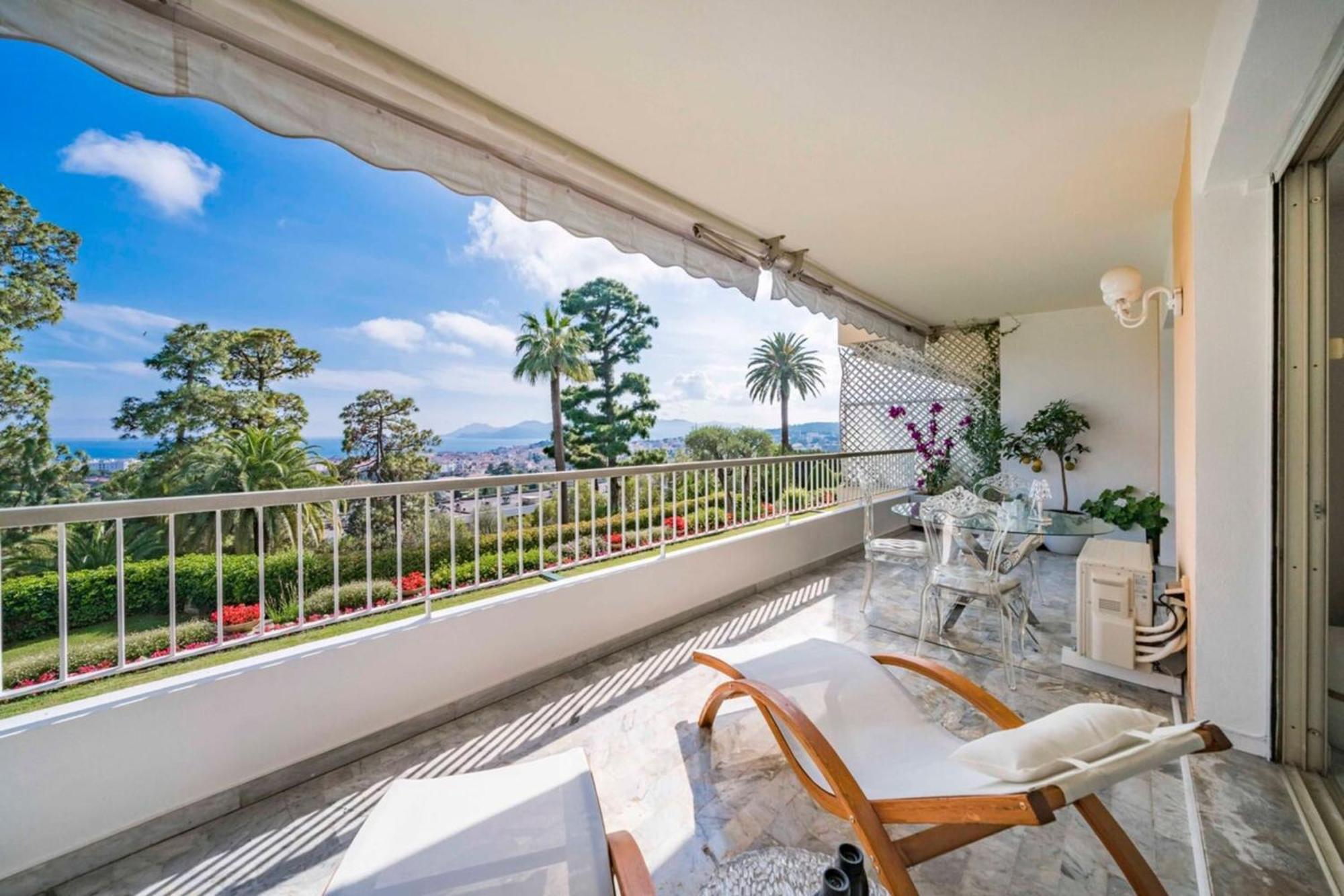 Appartement Bright One-bedroom In A Quiet Area Wswimming Pool