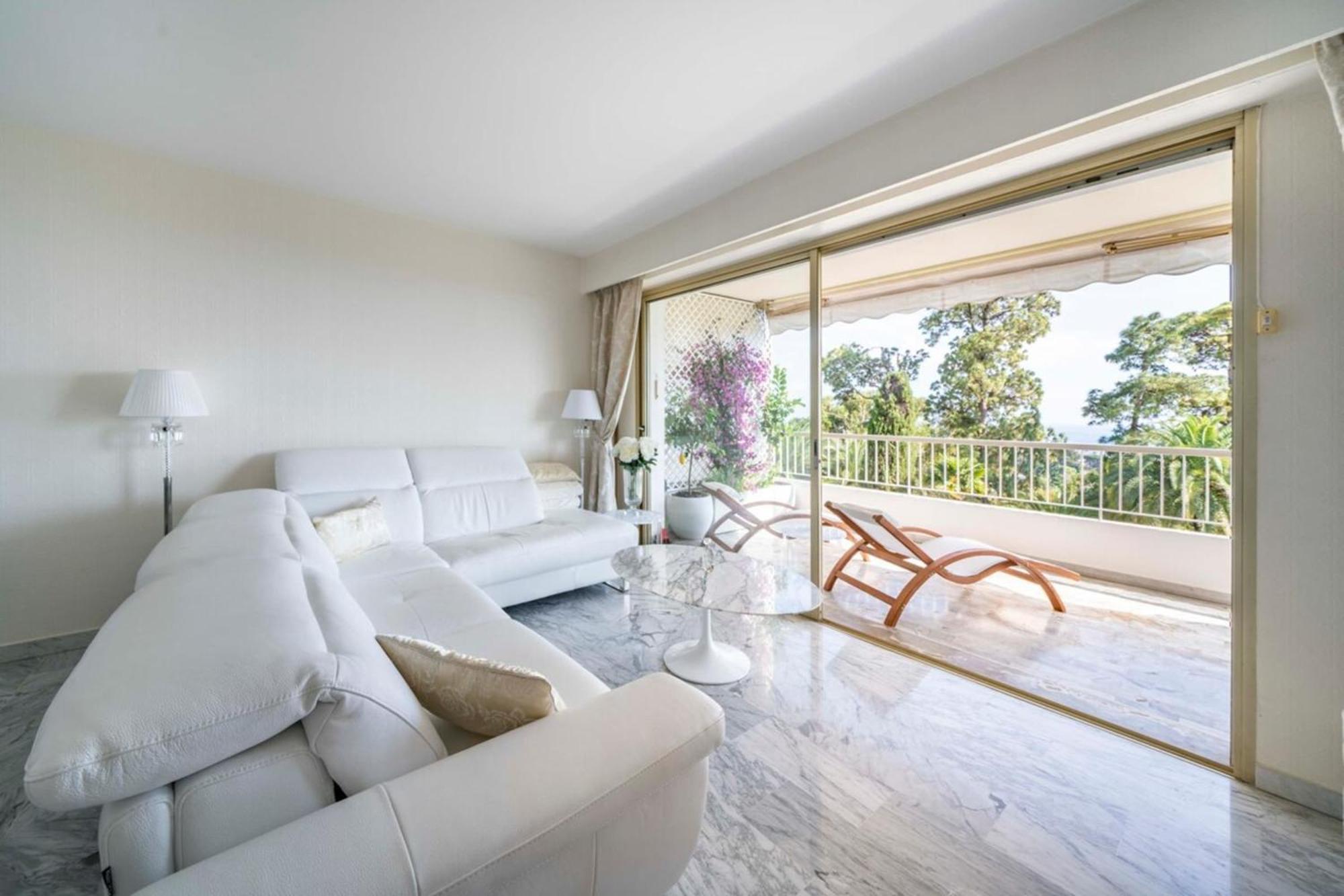 Bright One-bedroom In A Quiet Area Wswimming Pool Appartement